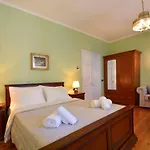 History House Aparthotel 4*