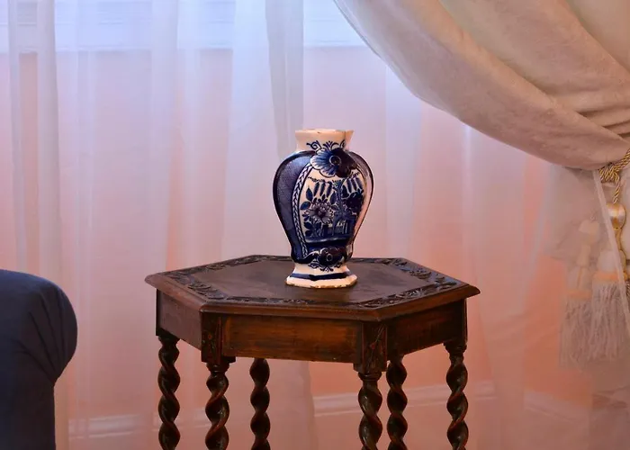 Aparthotel History House