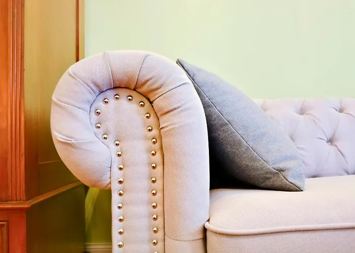 History House Aparthotel 4*