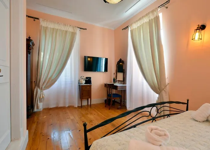 Aparthotel History House