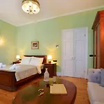 History House 아파트호텔 4*