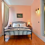 History House 4*