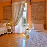 מלון דירות History House 4*