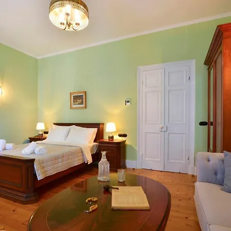 History House Apartmanhotel 4*