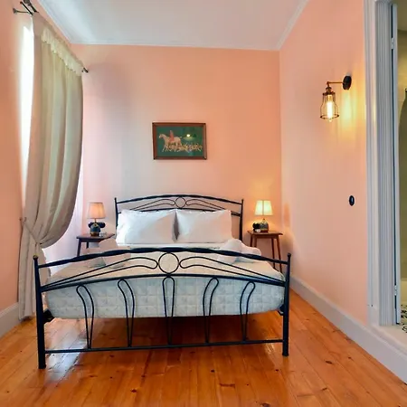 History House 4*