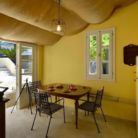 Hotel apartamentowy History House Corfu (city)