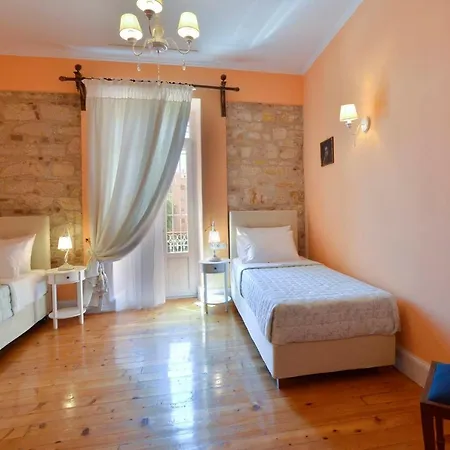 History House Apartmanhotel 4*