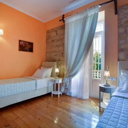 History House Aparthotel 4*